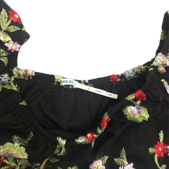 Beautiful floral puff sleeved mini dress - Picture 2 of 2